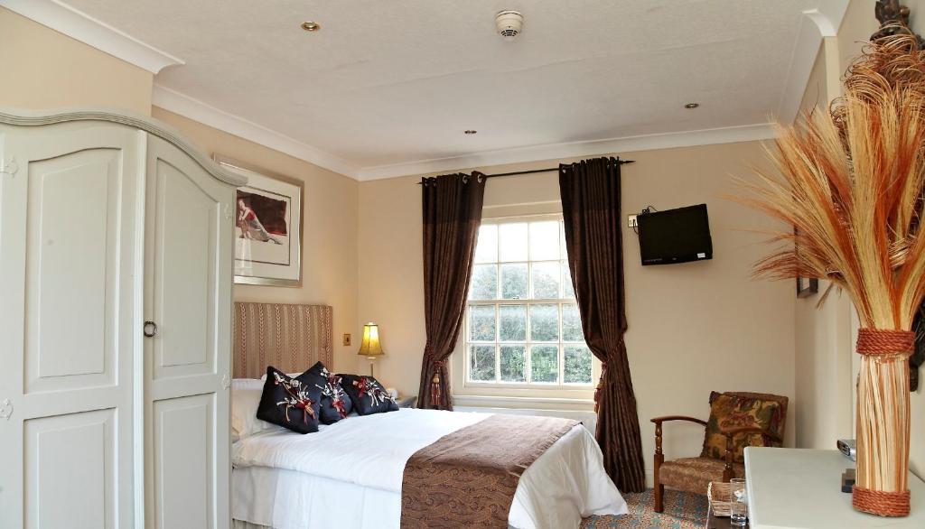 The Garden House Inn Durham Room photo